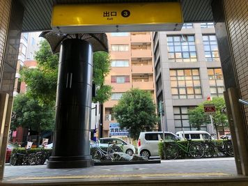四ツ橋駅3番出口から徒歩30秒ほど - SMG/ 四ツ橋・近商ビル ＳＭＧ貸し会議室/近商ビル7階B室（展示会・パーティプラン）のその他の写真
