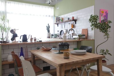 可動式キッチンL字もアイランドキッチンも可 - luumu.tokyo Shimomaruko レンタルスペースの室内の写真