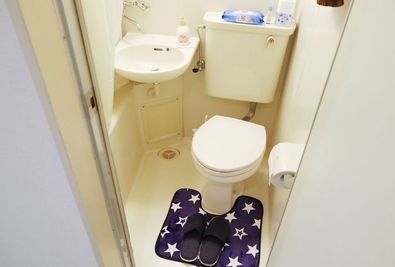 トイレ - ベストスタジオ中野 地域最安値！中野駅北口3分ヨガ＆ダンス『ベストスタジオ中野』の室内の写真