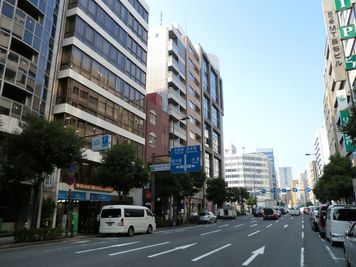 四つ橋筋沿いにあるビルです - SMG/ 四ツ橋・近商ビル ＳＭＧ貸し会議室/近商ビル6階A室(展示会・パーティー仕様)のその他の写真