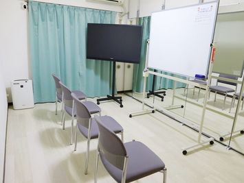 プレゼンに - ベストスタジオ中野 会議室『ベストルーム中野』地域最安値多目的スペースの室内の写真