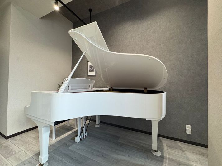 レンタルピアノスタジオ - ピアノスタジオコローレ