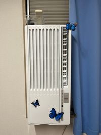 個室内に窓付きエアコン(冷房)がございます。 - シェーン(旧マイサワーン) ヘッドスパスクールの設備の写真