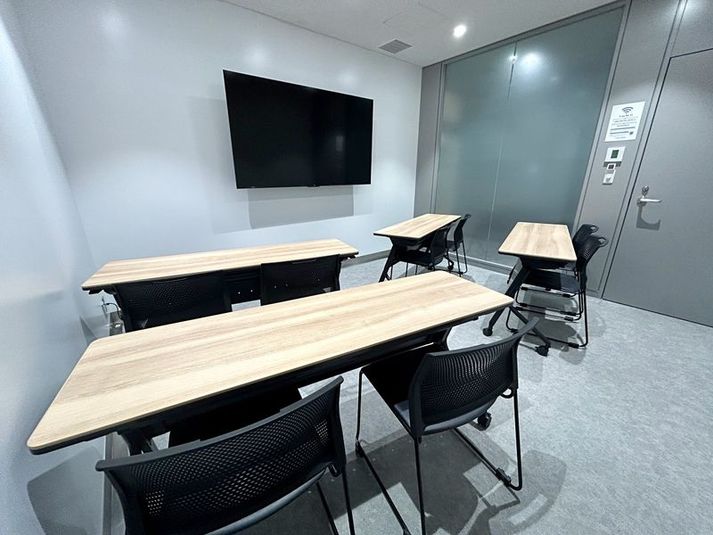 ROOM B（ｾﾙﾌ設営＆当日予約OK）（B1階） - 名古屋会議室 広小路本町ビルディング ホール&カンファレンス