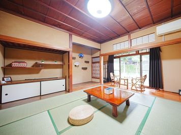 Makoto古民家ー若宮苑 【築100年・文化財級の古民家】日本庭園を楽しめる和風邸宅の室内の写真