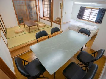 Makoto古民家ー若宮苑 【築100年・文化財級の古民家】日本庭園を楽しめる和風邸宅の室内の写真