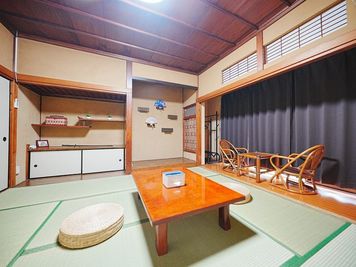 Makoto古民家ー若宮苑 【築100年・文化財級の古民家】日本庭園を楽しめる和風邸宅の室内の写真