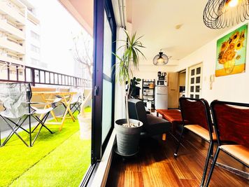 堀江マンション最上階独占✨広々芝生々テラス🌱隣部屋なし🎵【心斎橋・四ツ橋】駅近⭐️ゴミ捨て無料🎵業務用生ビールサーバー🍺 - ASOBIBA堀江