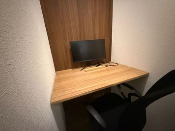 SPACE XENO個室【B】★駅1分★ドリンク無料★防音仕様のワークブースで周囲を気にせず電話やWEB会議にご利用頂けます。 - SPACE XENO　スペースゼノ