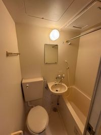 バス・トイレ付になります - WEST 16  新宿駅徒歩圏内！自宅風レンタルルーム　301の設備の写真