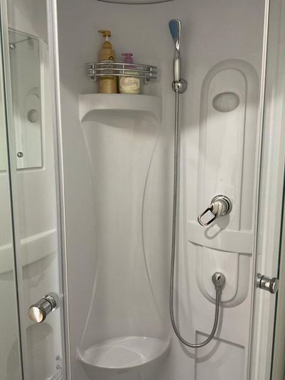 ネットカフェ複合施設 鍵付き完全個室4 カラオケ設備あり - Asian Cabin Club 複合ネットカフェ施設