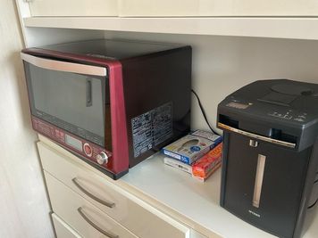 電子レンジ、お湯はスタッフ代行で使えます - Asian Cabin Club 複合ネットカフェ施設 ネットカフェ複合施設 鍵付き完全個室4 カラオケ設備ありの設備の写真