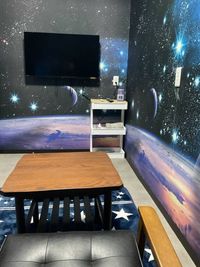 GoogleTV ネット動画 映画鑑賞 - Asian Cabin Club 複合ネットカフェ施設 Asian Cabin Club複合ネットカフェ鍵付き個室1の室内の写真