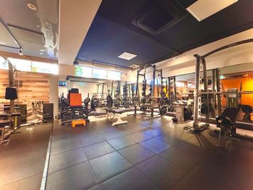 【完全貸切】平尾/100㎡レンタルジム/パーソナル/撮影OK 100㎡レンタルジムの室内の写真