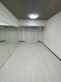 NIZI studioの室内の写真