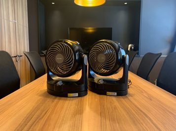 貸出サーキュレーターがあります。 - BasisPoint 神保町店  【1～10名会議室RoomA】神保町エリアの設備の写真