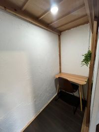 2F個室 - みんなの公民館まる 【ドロップイン】みんなの公民館まる　コワーキングスペース（休日）の室内の写真