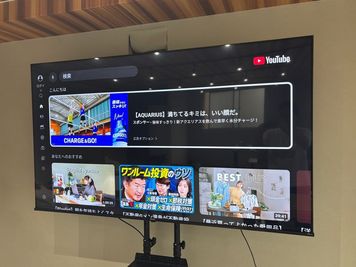 75型大型モニター利用可能です。HDMIケーブル現地にございます。
HDMI→Type-C変換アダプターあり - GOZAR会議室 新宿御苑 （3F・4F）貸し会議室のクラッシー GOZAR会議室 新宿御苑 3Fの設備の写真