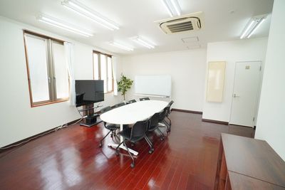 ＜IZUMI MEETING ROOM＞町屋駅徒歩5分🚃Wi-Fi📶大型TV🖥️メイクルーム💄商用/撮影/ロケ/取材 - 【IZUMI MEETING ROOM】