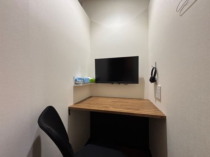 1名半個室（ブース12） - いいオフィス新橋