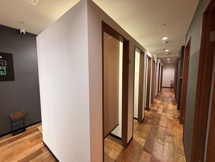 1名半個室（ブース11） - いいオフィス新橋