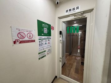 いいオフィス新橋 2名個室（ブース6）の入口の写真