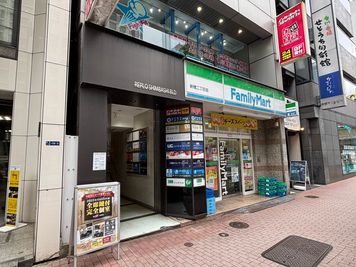 いいオフィス新橋 2名個室（ブース6）の外観の写真