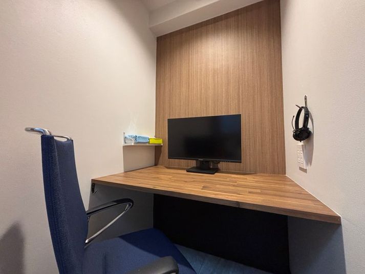 1名個室（ブース4） - いいオフィス新橋