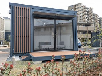 お部屋の外観はこちらです！※始めに別棟の受付までお越しください
 - U-SPACE　中央林間つきみ野店 Livingの外観の写真