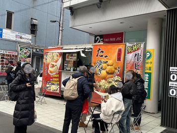 外国人観光客もたくさん立ち寄るスポット！ - K-Stage O! 【新大久保】キッチンカー可！ポップアップスペース【新宿】の入口の写真
