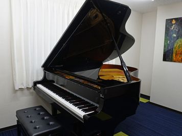 駅徒歩4分、グランドピアノ3台、防音＆Wi-Fi完備したレンタル音楽スタジオ。 - 街角アカデミー天王町