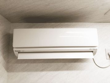 エアコン - レンタルスタジオRooms 【Dスタジオ】YAMAHA木製鍵盤電子ピアノスタジオの設備の写真