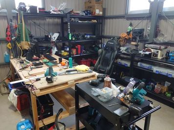 倉庫内の道具利用可能 - ガレージ工房　野島技研 【5日間4名まで】森の多目的倉庫/車旅/Wifi/ワーケーションの室内の写真