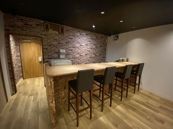 レンタルスペースROOMSの室内の写真