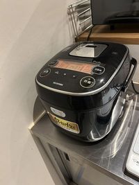 １０合炊飯器です。 - レンタルスペースROOMSの設備の写真