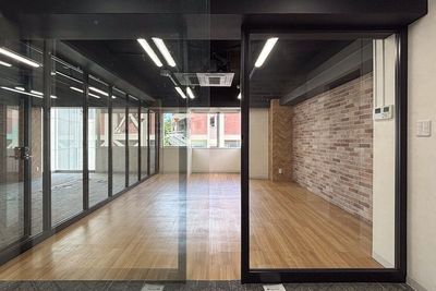 シブニテラス6Fの室内の写真