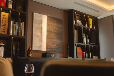 702_AoyamaWineBase/LIVINGの室内の写真