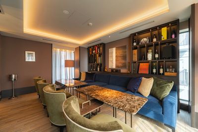 702_AoyamaWineBase/LIVINGの室内の写真