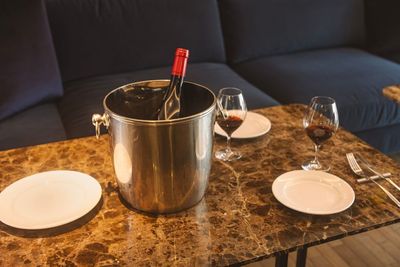 702_AoyamaWineBase/LIVINGの室内の写真
