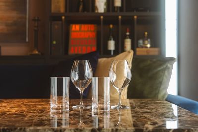 702_AoyamaWineBase/LIVINGの室内の写真