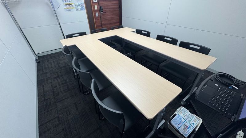 Room.2 - TIME SHARING TSHG淀屋橋ビル 2F