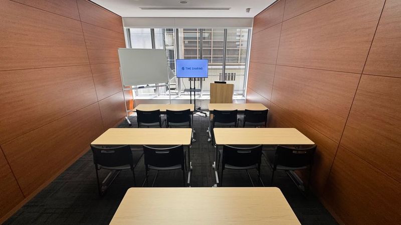 Room.4 - TIME SHARING TSHG淀屋橋ビル 2F