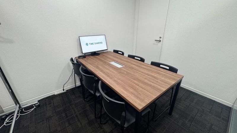 Room.D - TIME SHARING TSHG淀屋橋ビル 2F