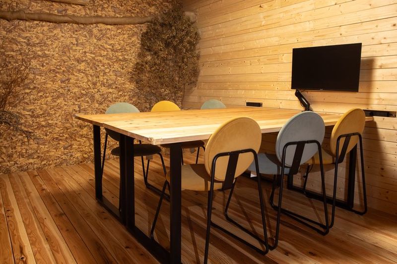 貸し会議室B - SOUNE COWORKING（ソウネコワーキング）