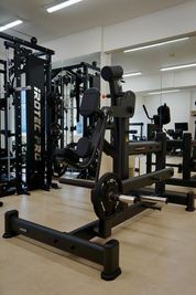 世界最新ヒップスラストマシン
『GLUTE BUILDER』４台導入 - ボディメイクサロン『Souple』 女性専用ジム『Souple』の設備の写真
