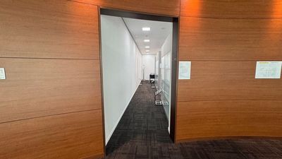 【Booth.Cは左手の通路を入った奥のブースになります。】 - TIME SHARING TSHG淀屋橋ビル 2F Room.Cの入口の写真