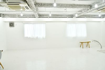 西側の写真：自然光がたっぷり差し込みます。 - レンタル撮影スタジオ『Studio Pasha Kobe』 【三宮・元町徒歩5分】全設備無料のレンタルスタジオ⭐️の室内の写真