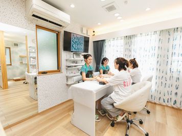 ネイルデスクスペース - レンタルルーム My Style Nails 新瑞橋駅５分、ハンドネイル１デスク。設備の整ったネイルサロン内の室内の写真
