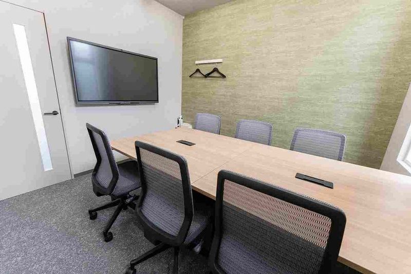 6名用会議室（完全個室） - BIZcomfort新潟