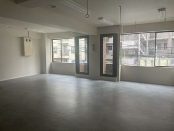 【オープンセール実施中！】南浦和駅徒歩４分！広々大型ダンススタジオ｜７．２ｍワイドミラー設置｜レッスンにもおすすめ！ - スクールにもオススメ！広々ダンススタジオ「D-PARKS南浦和」